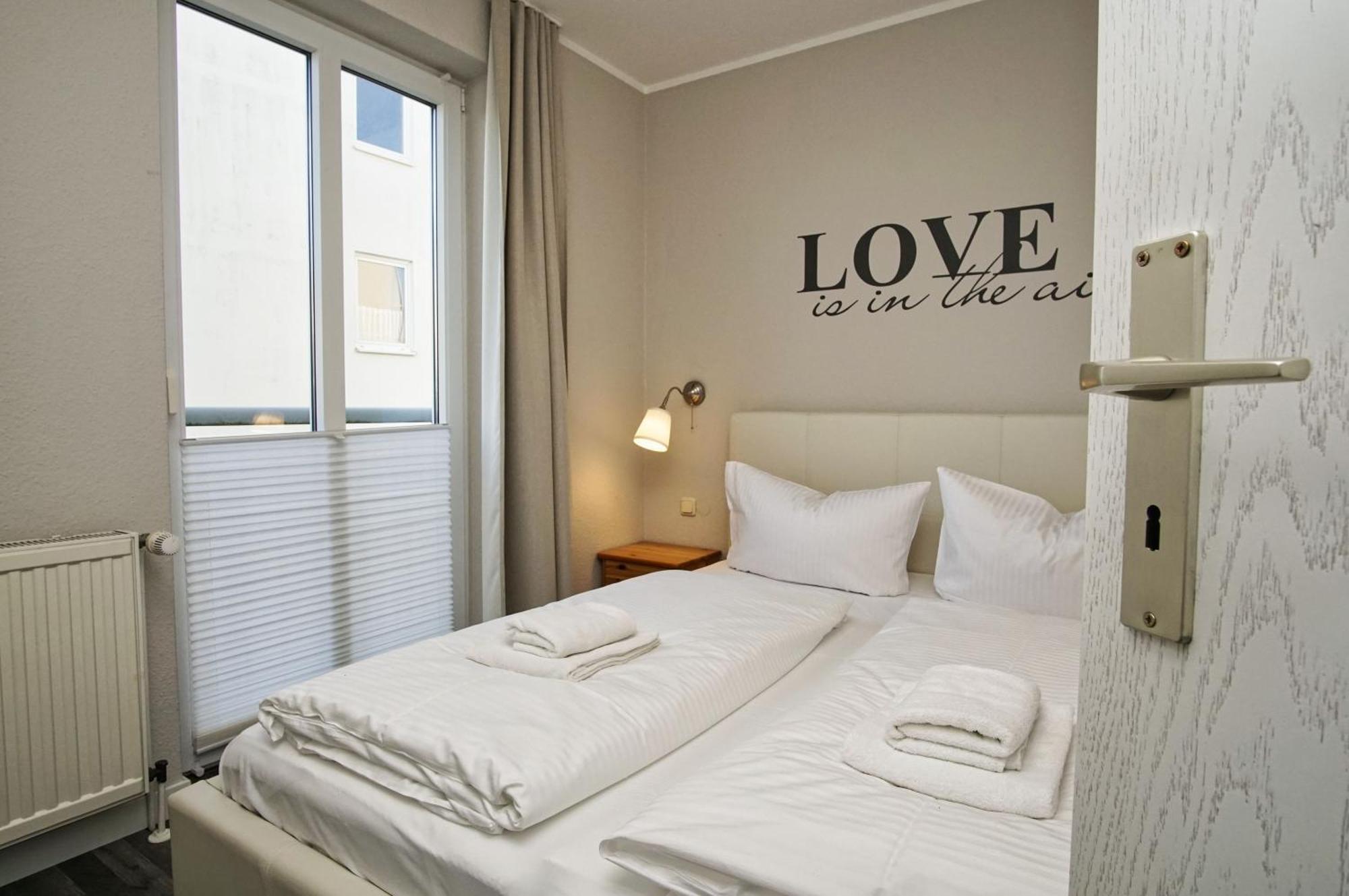 Zentrale Fewo Mit Balkon, Gratis Nutzung Vom Ahoi Erlebnisbad Und Sauna In Sellin - Villa Buskam Fewo 27 Goehren  Ngoại thất bức ảnh